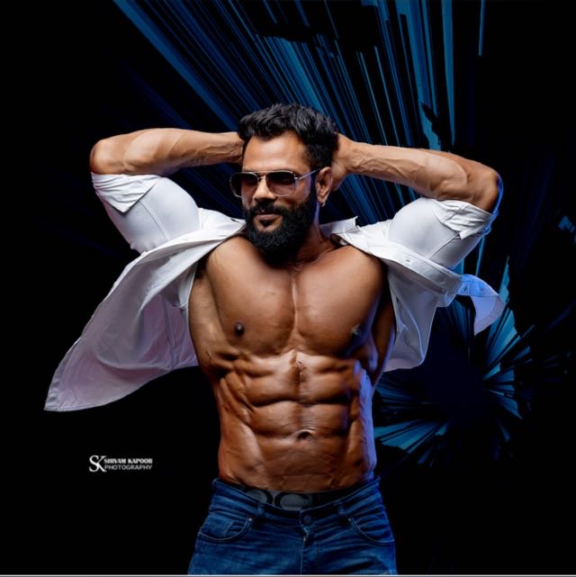 Satendar Khari - Champion Trainer at Huge Fitness Gym